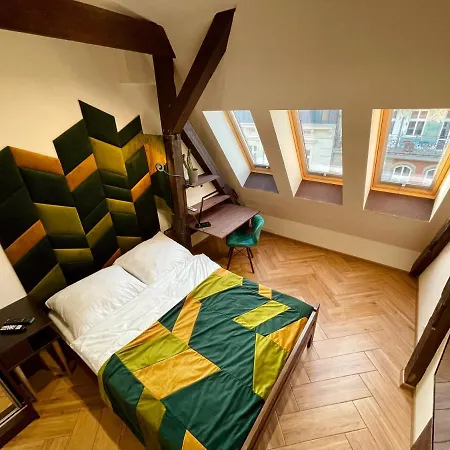 Apartment Long Attic *
