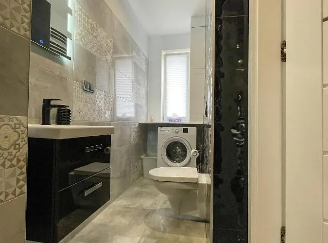 Long Attic Apartment Poznan